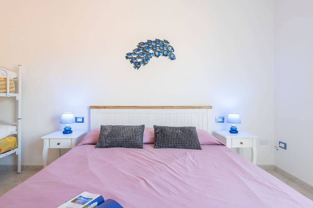 Appartamento intero, Incantevole appartamento per 7 ospiti con A/C, Wifi, Tv e balcone in Crabonaxa/Villasimius, Villasimius