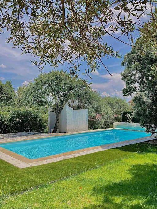 Casa de vacaciones para 10 personas, con vistas además de jardín y piscina en Les Angles (Gard)