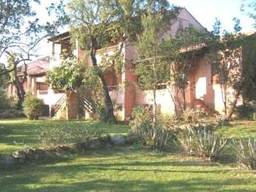 Location de vacances pour 6 personnes, avec piscine et jardin à Ucciani