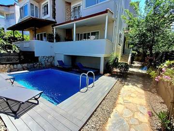 Villa pour 8 personnes, avec jardin ainsi que piscine et vue à Marmaris
