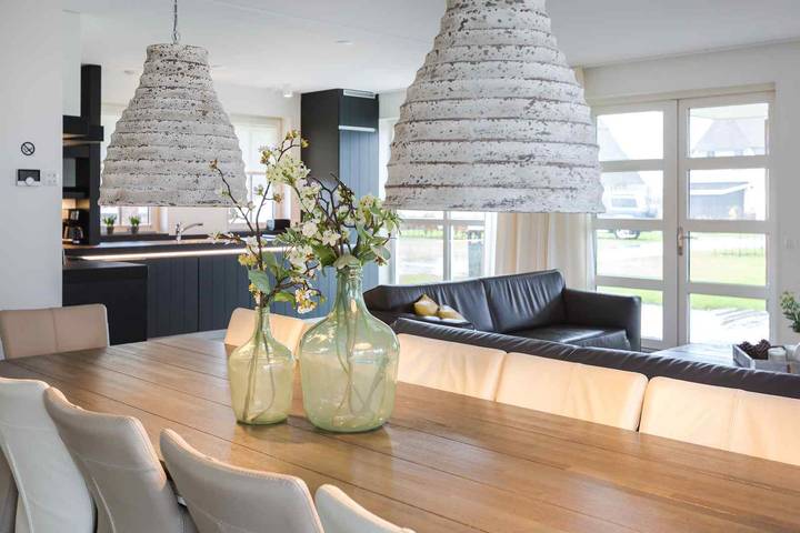 Luxuriöse Villa für 12 Personen mit privater Sauna am Tjeukemeer in Friesland in Delfstrahuizen, Friesland