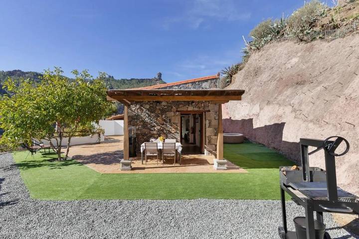 Casa rural para 2 personas, con jardín y jacuzzi en Tejeda