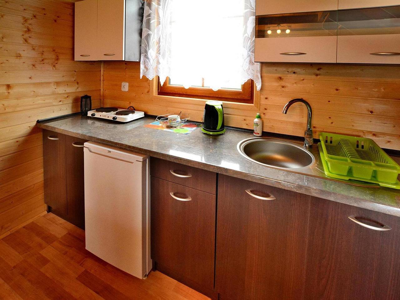 Komfortable Ferienhäuser mit Terrassen, Sommerpool in Powiat Sławieński