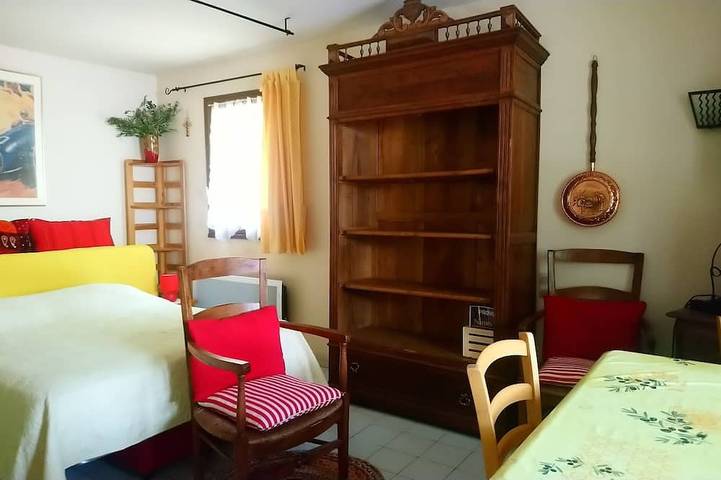 Apartamento entero, Provenza central 15mn Pont du Gard Avignon canoa de natación cerca de Sea Mountain in Rochefort-du-Gard, Region de Nimes