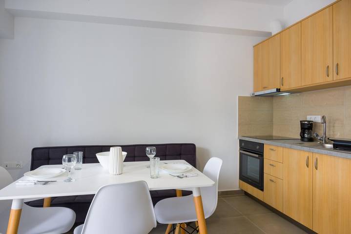 Gîte pour 3 personnes, avec terrasse et jardin, adapté aux familles dans Elounda - 2