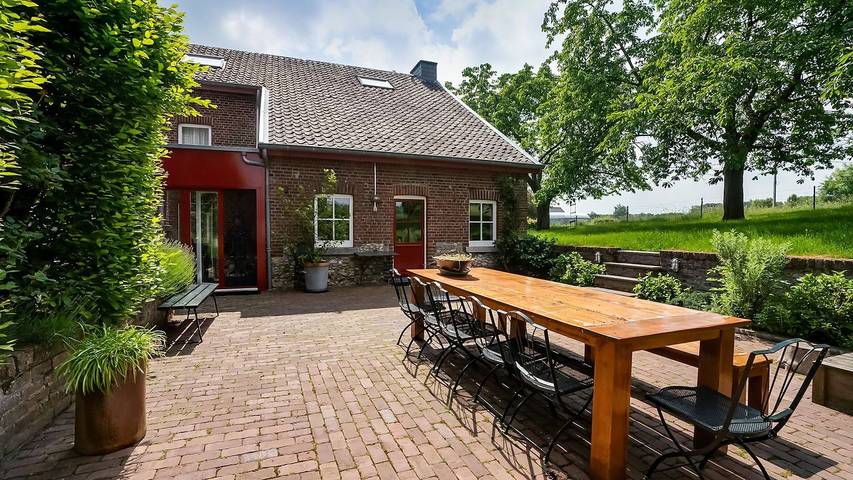 Vakantiewoning voor 18 personen, met tuin en terras in Voeren