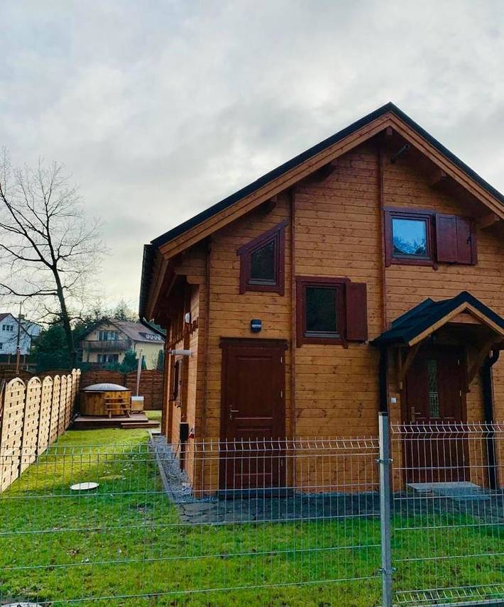 Ferienhaus für 6 Personen, mit Whirlpool und Garten sowie Pool, kinderfreundlich