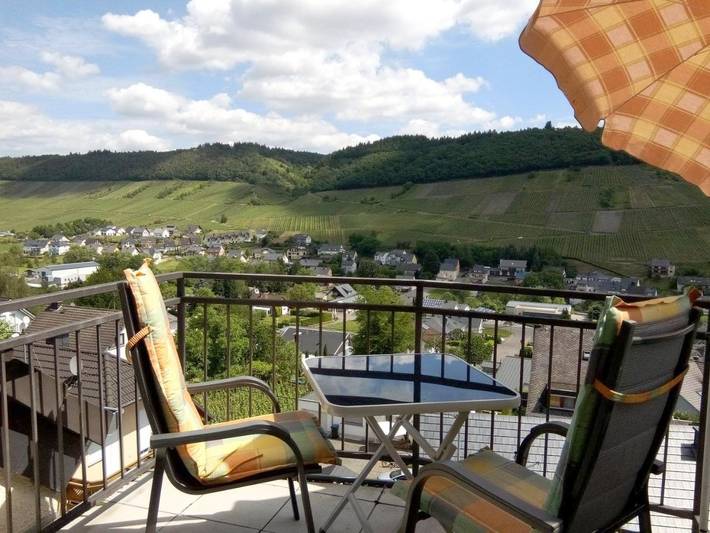 Ferienwohnung für 2 Personen, mit Balkon und Terrasse sowie Ausblick in Lieser - 3