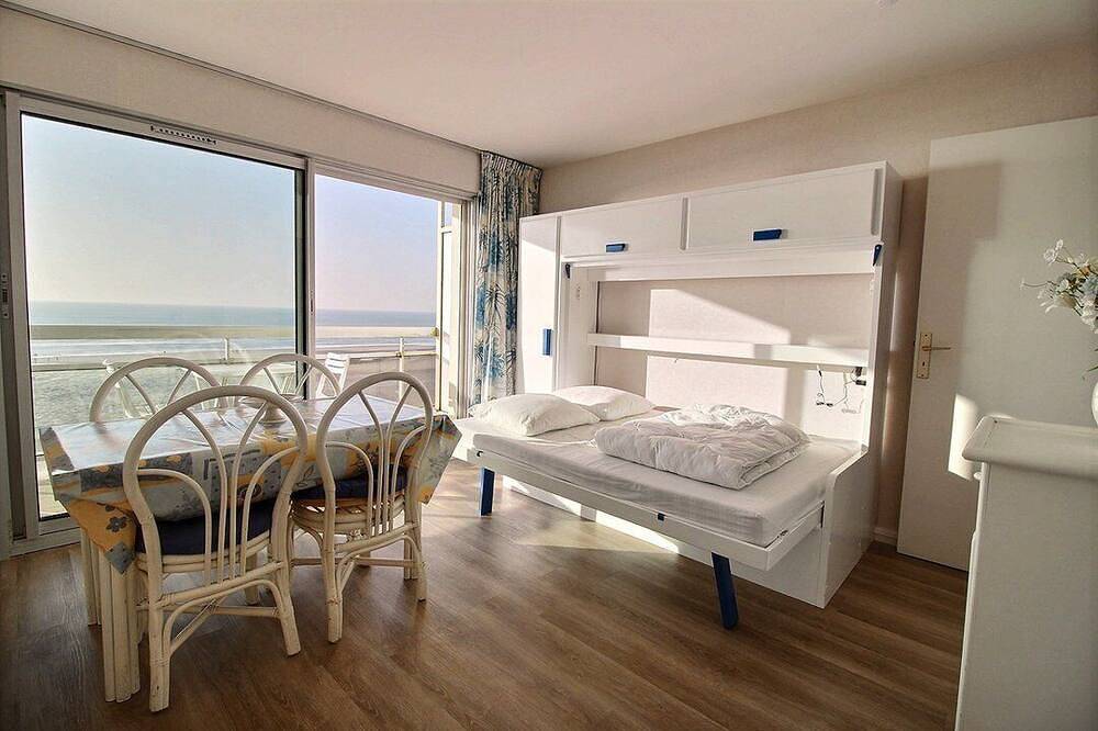 Apartamento entero, Goelands D4: Seafront studio, 2/4 persons, 4th floor in Hardelot Plage, Neufchâtel-Hardelot