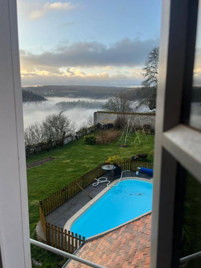 Gîte pour 2 personnes, avec piscine ainsi que jardin et vue dans Office De Tourisme D Avallon - 3
