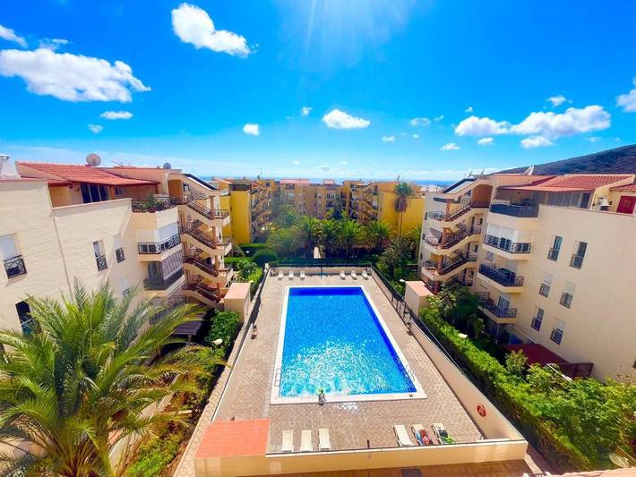 Gîte pour 6 personnes, avec vue et jardin ainsi que balcon et piscine dans Cho