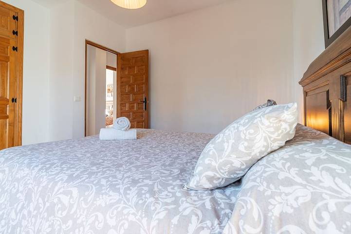 Villa Botin,9Pers, Aussichten Auf Meer, Grosser Heizbarer Privatpool in Cútar, Cordillera Penibética