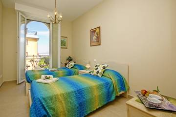 Holiday Rental for 5 People in Desenzano del Garda, Garda Mountains, Photo 4