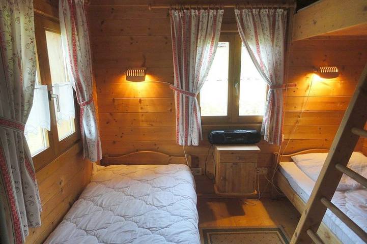 Ganze Wohnung, Ferienblockhaus 50qm für bis zu 5 Personen - voll ausgestattet in Stamsried, Ostbayern