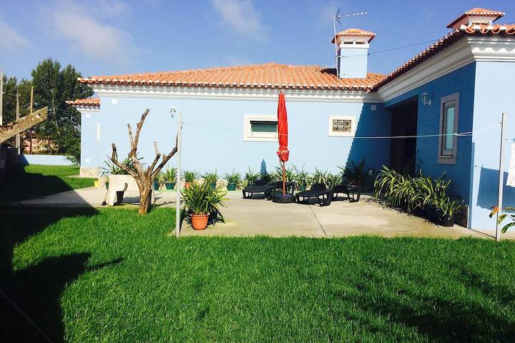 Location de vacances pour 9 personnes, avec Terrasse et Jardin à Estarreja