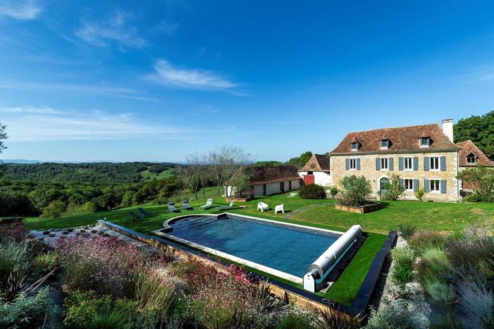 Gîte for 8 people, with garden and pool as well as terrace, with pets - 1