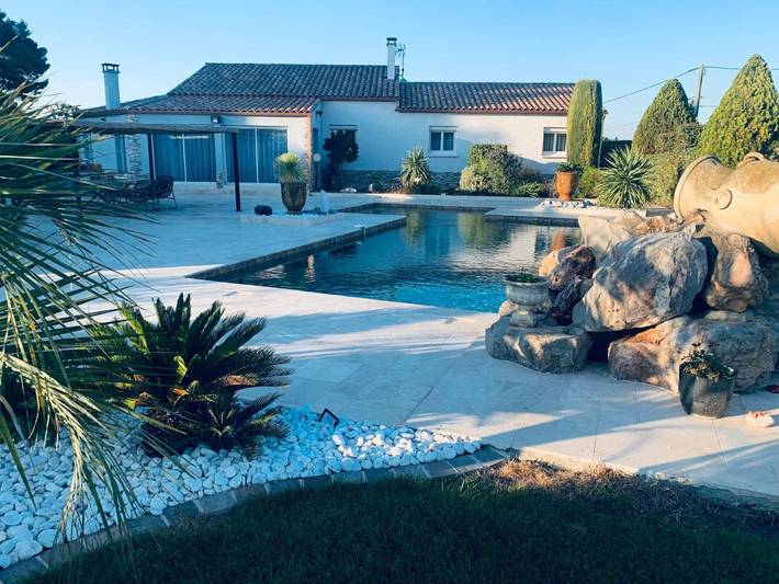 Location de vacances pour 8 personnes, avec terrasse ainsi que jacuzzi et piscine à Montbazin - 2