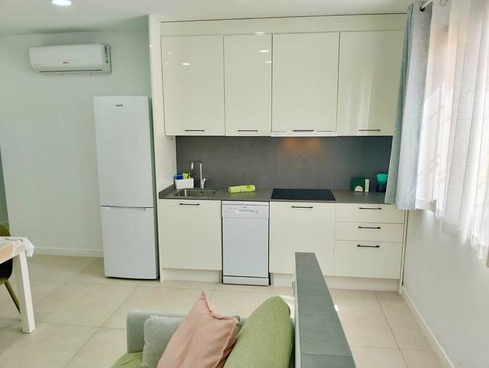 Entire apartment, Vacation Apartment 'Playa De Las Americas - Casa Lory' with Wi-Fi and Air Conditioning in San Eugenio Alto, Adeje