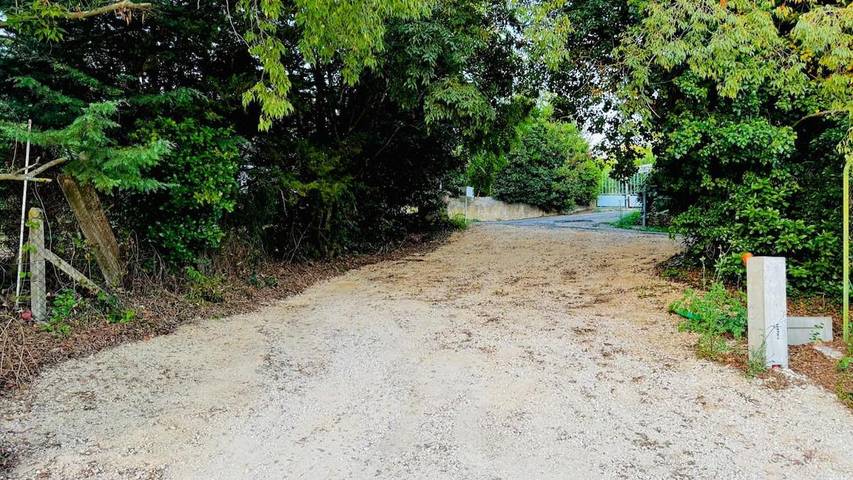 Location de vacances pour 6 personnes, avec vue ainsi que terrasse et piscine à Saint-Maximin (Nimes) - 2