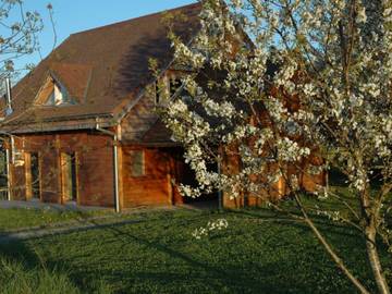 Gîte pour 7 personnes, avec jardin et piscine dans Louchy-Montfand