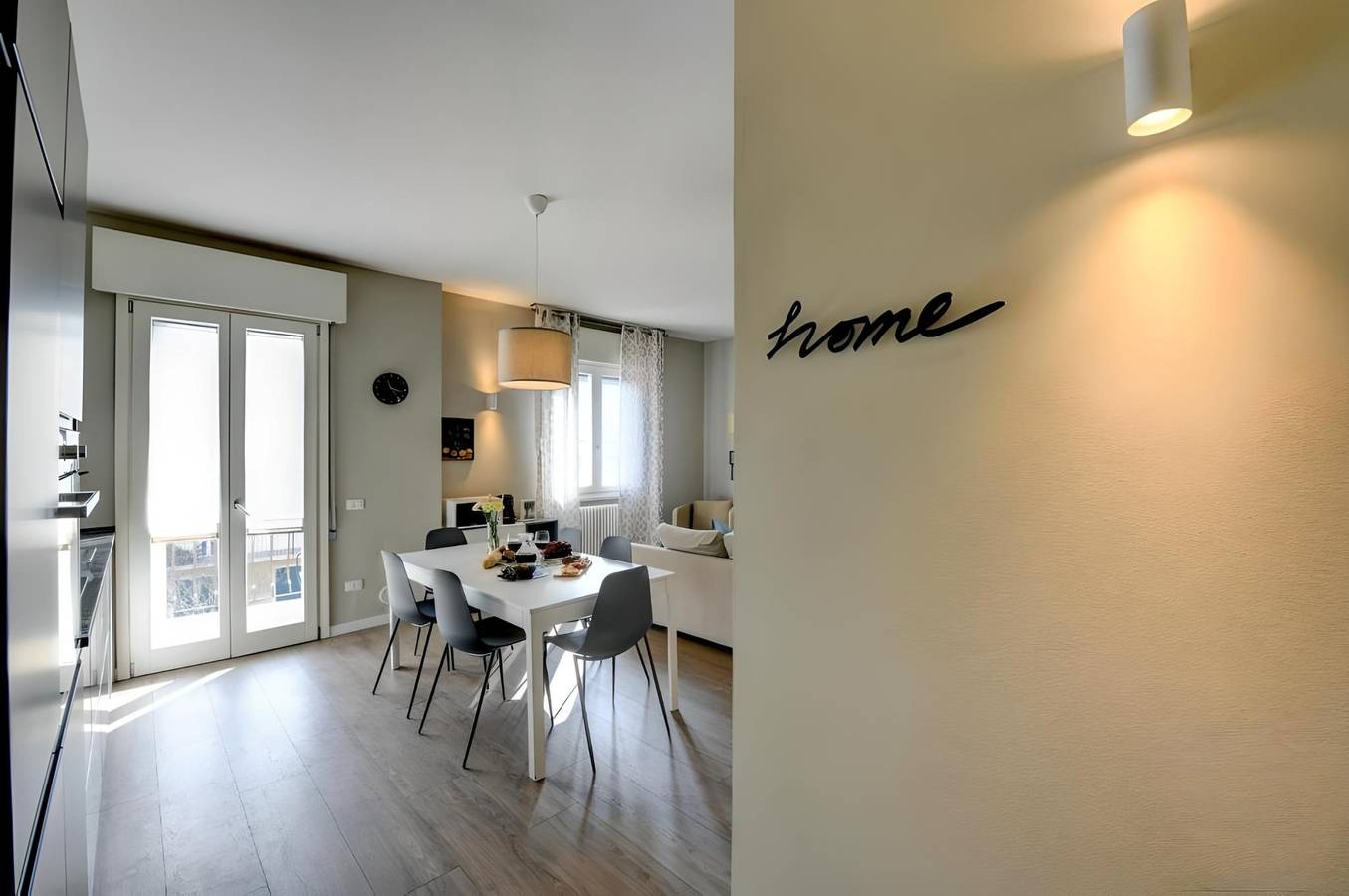 Appartement entier, Desenzanoloft Bacco in Desenzano del Garda, Montagnes autour du lac de Garde