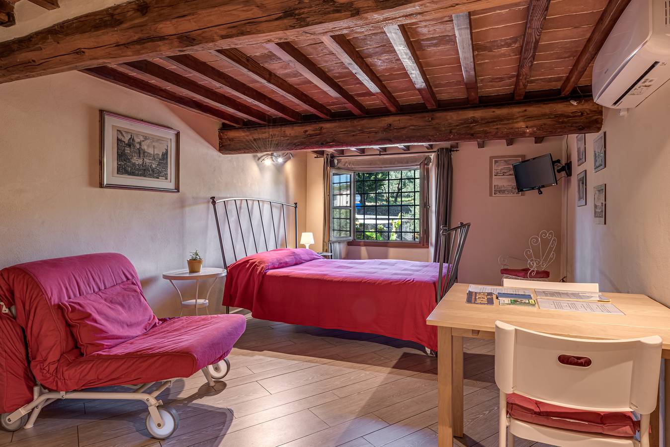 Entire studio, Studio 'Il Poderaccio Tramontana' with Shared Pool, Wi-Fi and Air Conditioning in Scandicci, Florence Province