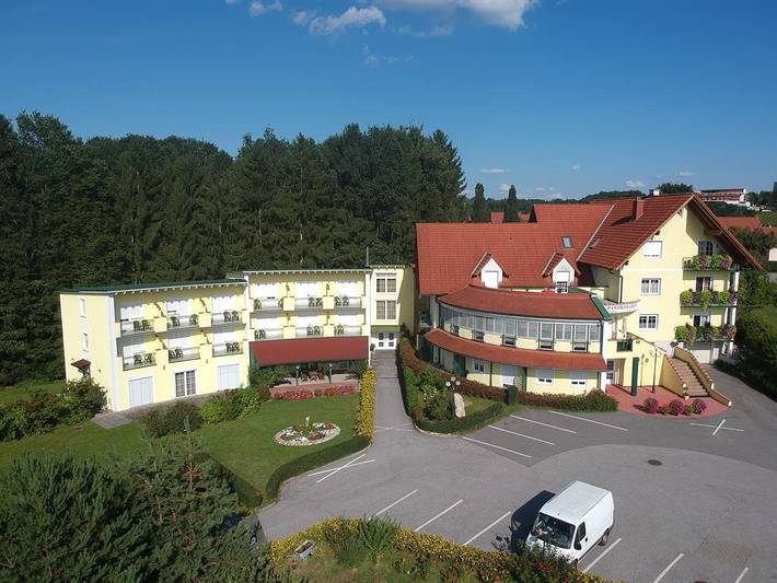 Hotel für 3 Personen, mit Ausblick und Garten, kinderfreundlich - 1