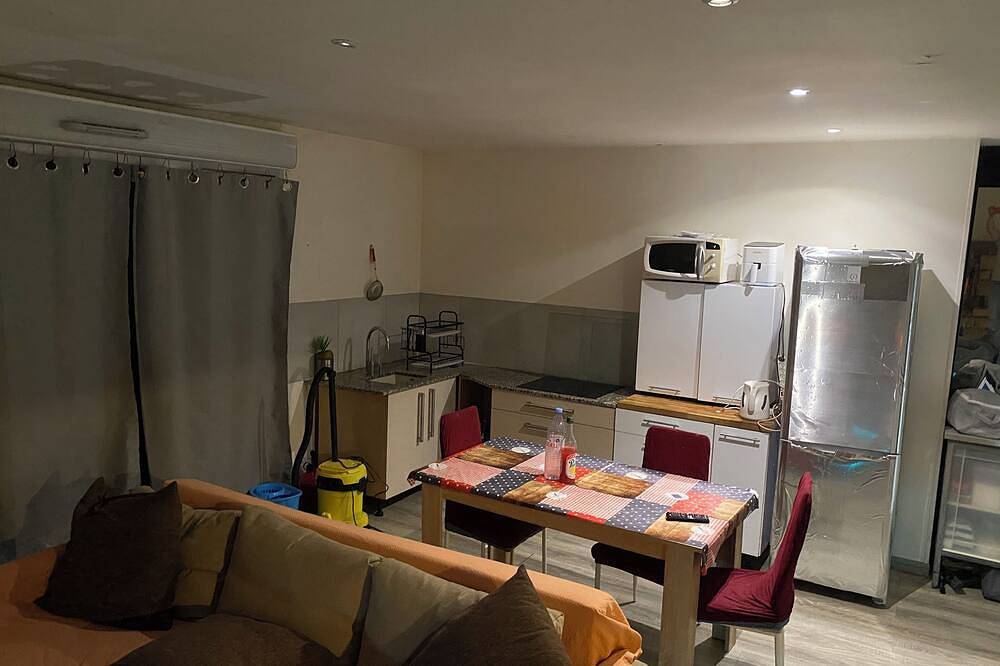 Entire apartment in lakefront house two bedrooms living room kitchens bathtub in Aussonne, Alto Garona