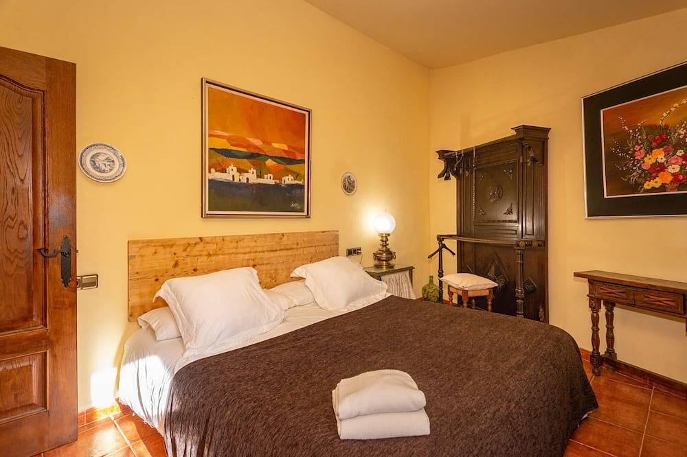 Casa rural con piscina y acceso privado al río in Vilademuls, Pla de l'Estany