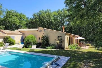 Location de vacances pour 8 personnes, avec jardin, animaux acceptés à Chantemerle-lès-Grignan