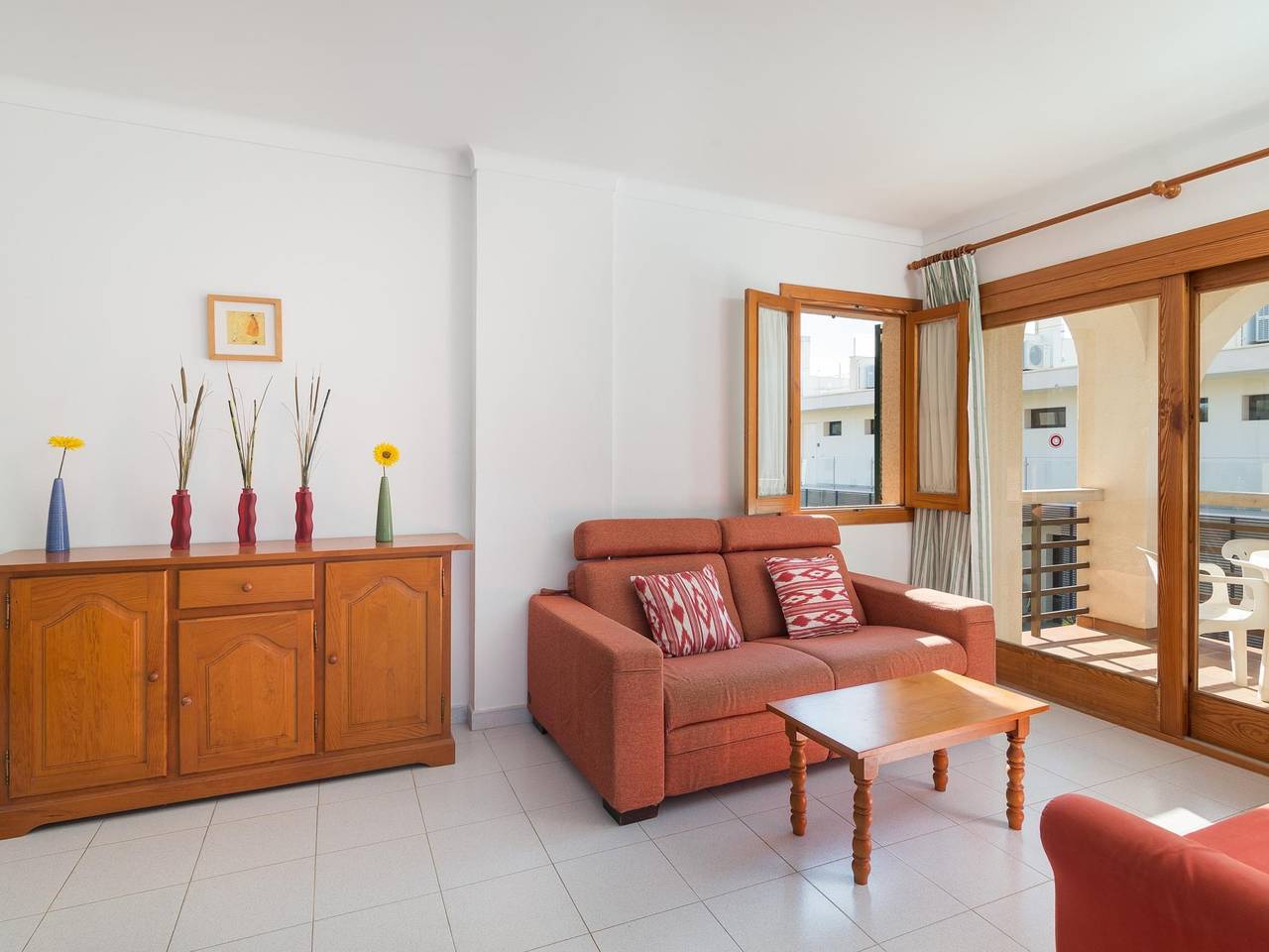 Entire holiday apartment, Voramar 2H - Nice apartment with communal pool in Port de Pollença in Port de Pollença, Pollença