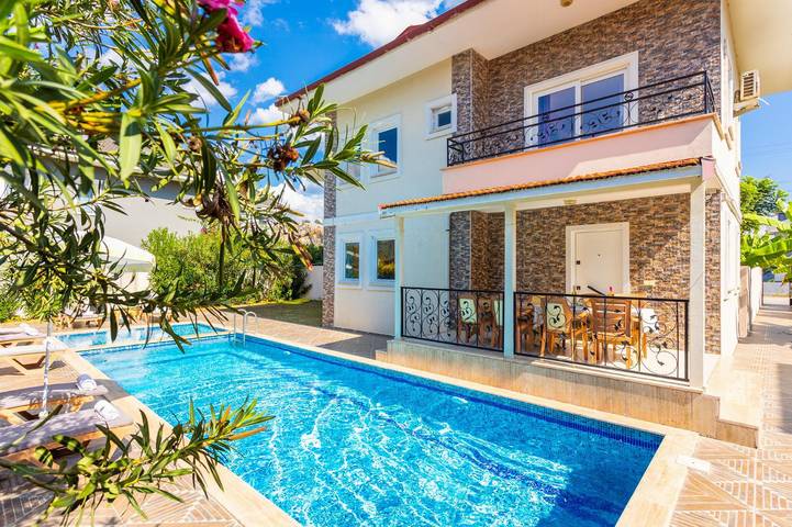 Villa voor 12 personen, with kinderzwembad and balkon as well as tuin - 1