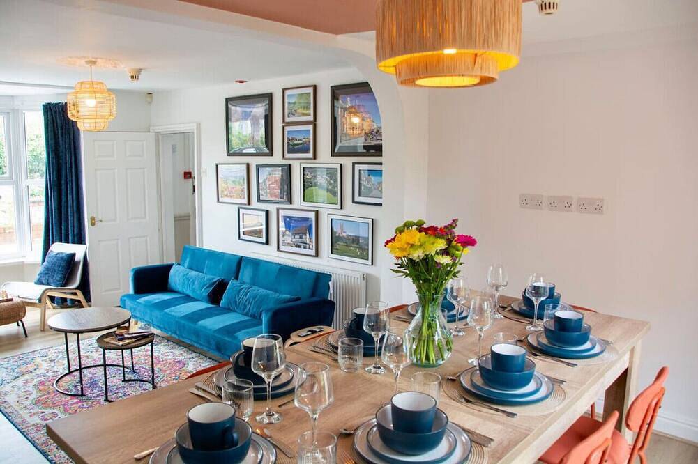 Spacious Heritage Home for Families & Groups in Worcester, Worcestershire