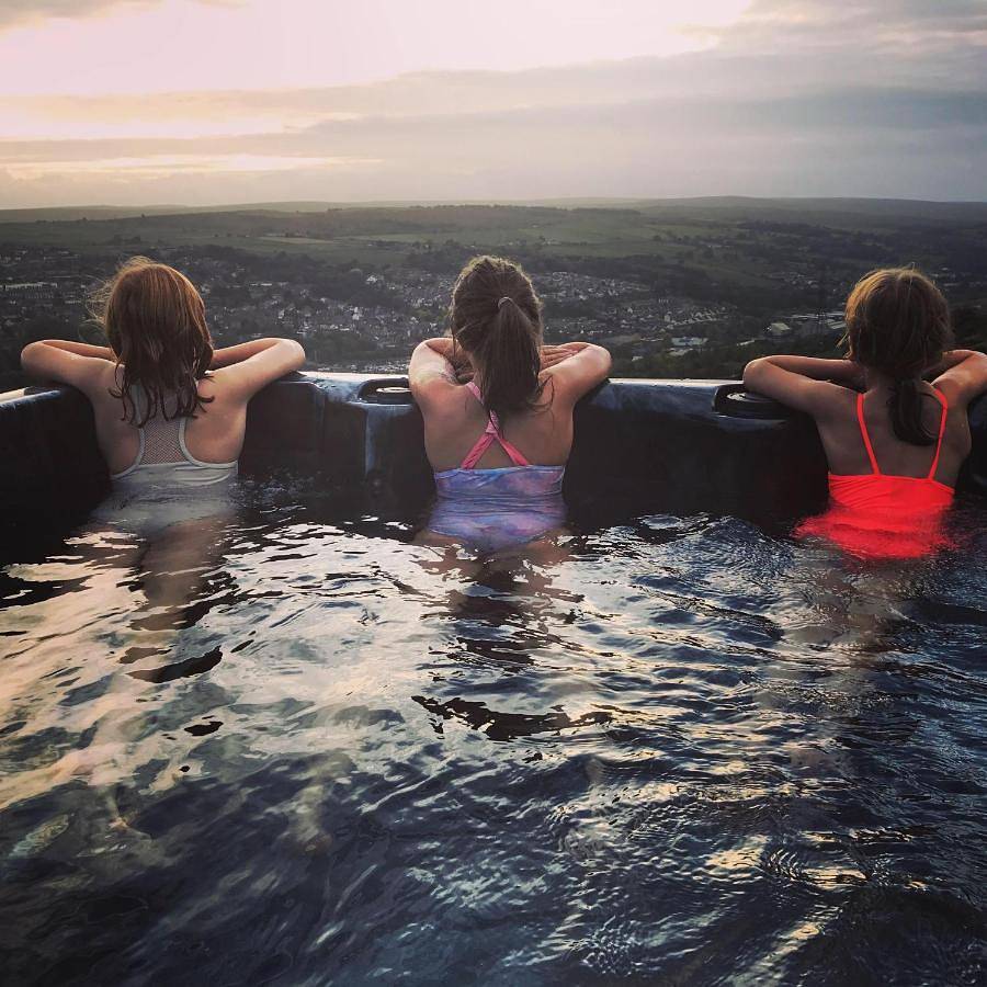 The Coach House & The Stables Yorkshire Peak District With and without hot tub options in Hunshelf, South Yorkshire