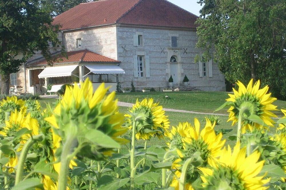 Le clos du Mûrier, Chambre d'hôte de charme in Fongrave, Région de Villeneuve-sur-Lot