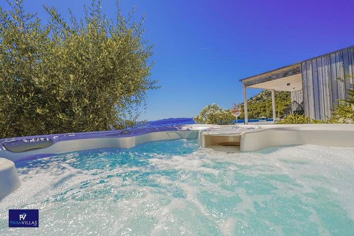 Ferienhaus für 6 Personen, mit Whirlpool und Garten, kinderfreundlich in Zadar
