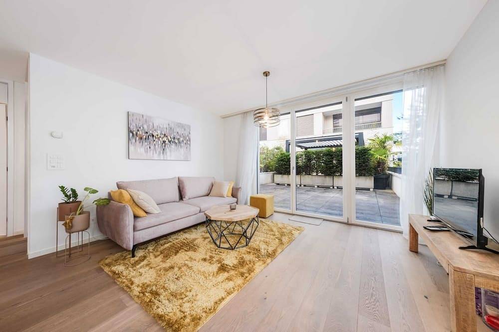 Entire apartment, Modern Montreux Center 1-Bedroom Apartment in Montreux, Lake Geneva