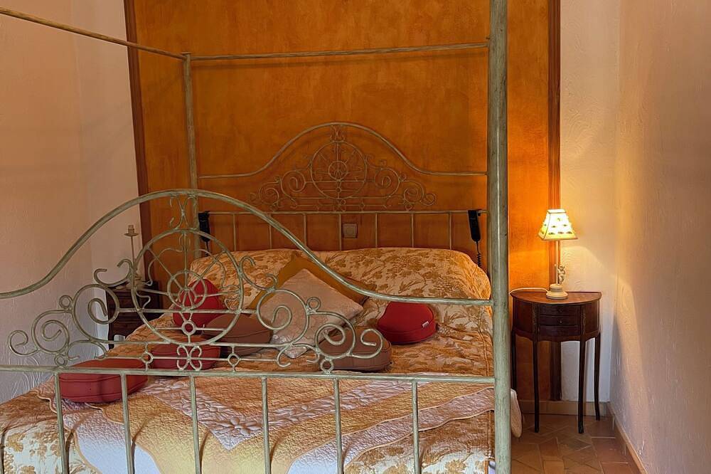 Apartamento entero, Angelot apartment for 2 people on the 2nd floor pets allowed under 16 kg in Violès, Vaucluse