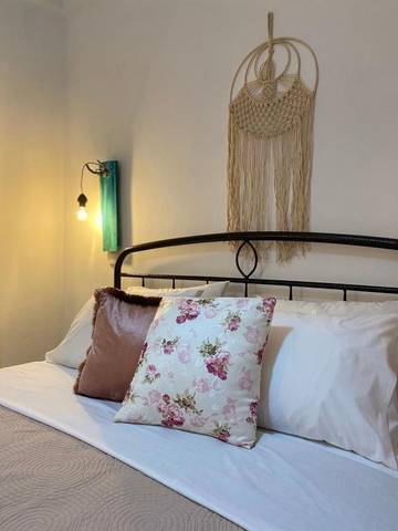 Gîte pour 3 personnes, avec terrasse et jardin dans Makri Gialos