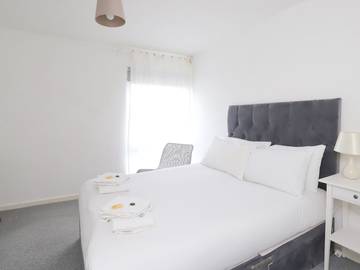 Glamping for 8 People in Oxford, Oxfordshire, Photo 3