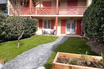 Gîte pour 4 personnes, avec terrasse et jardin à Saligos