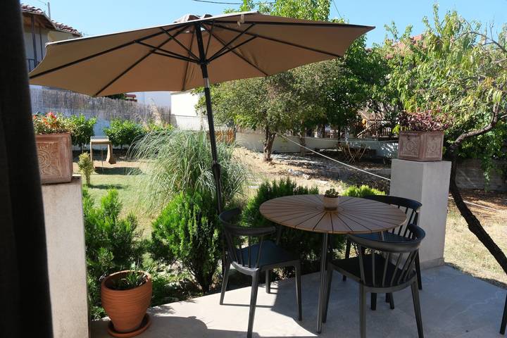 Vacation rental for 4 people, with yard in Pieria