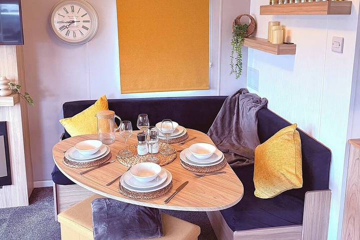 Glamping for 8 people in Camber Sands