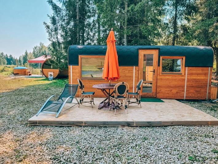 Camping voor 4 personen, with sauna and terras as well as whirlpool in Letland