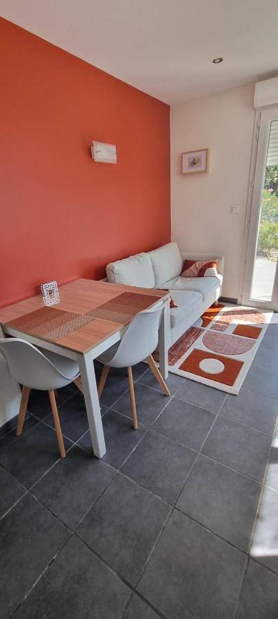 Location de vacances pour 2 personnes, avec jardin et jacuzzi à Étoile-sur-Rhône - 2