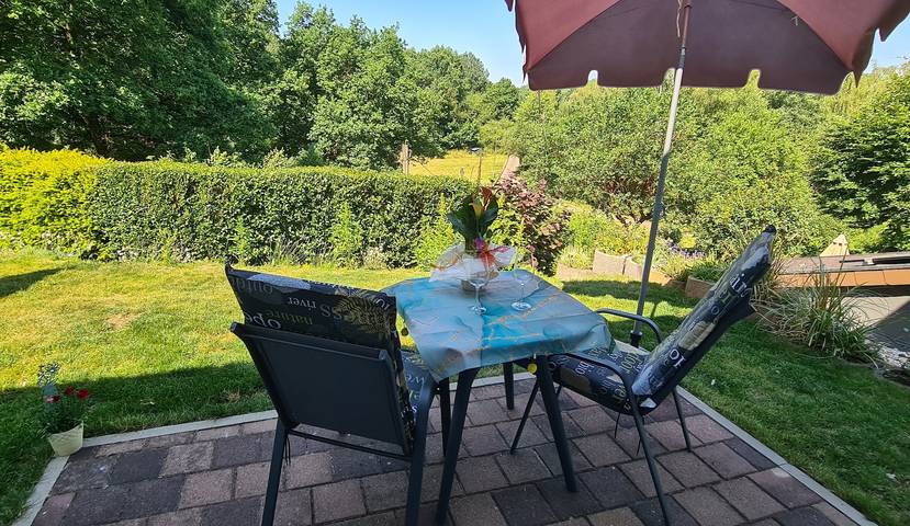 Ferienwohnung für 2 Personen, mit Terrasse und Garten sowie Ausblick im Saarland