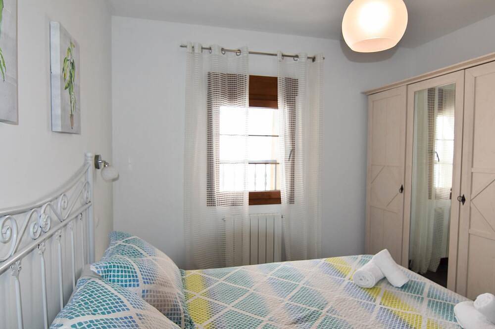 Entire apartment, Beautiful refurbished small flat in Liencres in Liencres, Piélagos