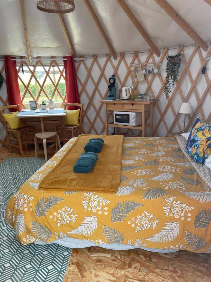 Tente pour 3 personnes, avec terrasse ainsi que jardin et vue - 1