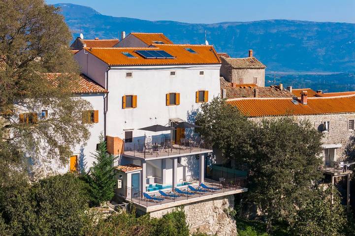Appartement de vacances pour 3 personnes, avec Balcon et Terrasse ainsi que Jardin et Piscine