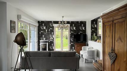Gîte pour 7 personnes, avec terrasse et jardin à Romeries